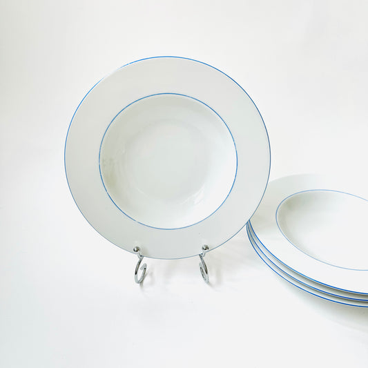 Minimalistic blue plates